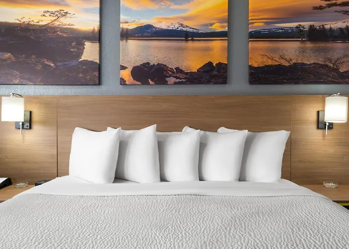 Days By Wyndham Worthington Hotel
