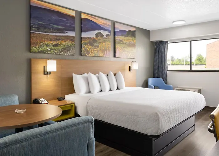 Hotel Days By Wyndham Worthington 2*