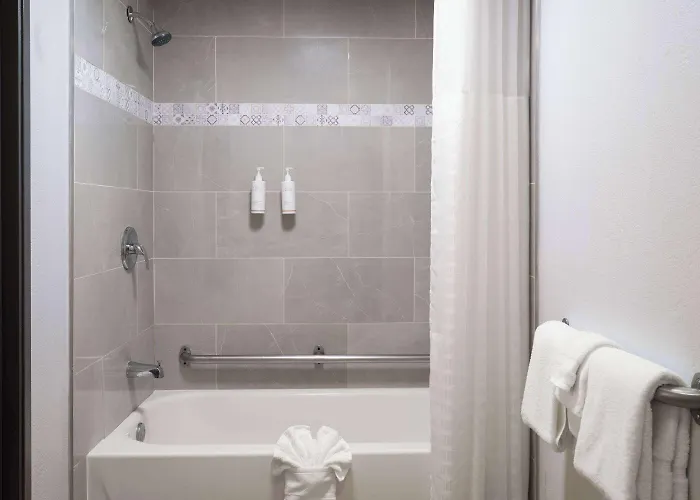 Days By Wyndham Worthington Hotel 2*