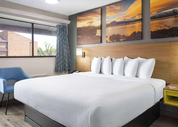 Days By Wyndham Worthington Hotel